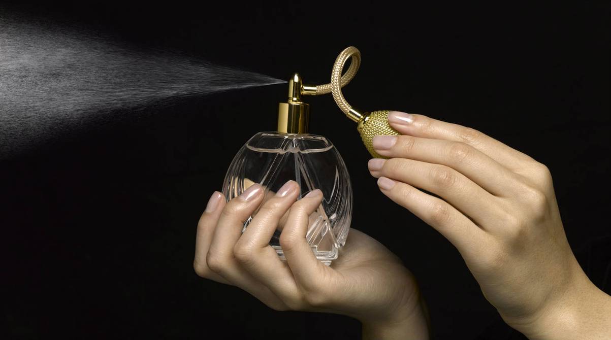 Y si existiese un perfume capaz de prolongar el impacto inicial de su  aroma?