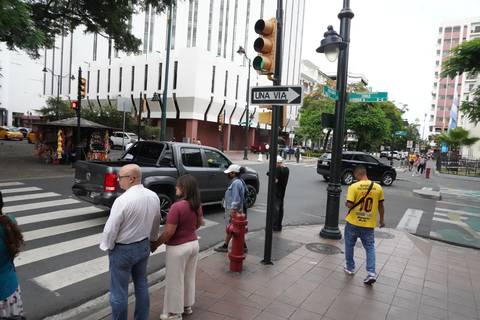 La actual calle 10 de Agosto, que podría tener un tramo llamado República de Guayaquil,  tuvo antes varias denominaciones 
