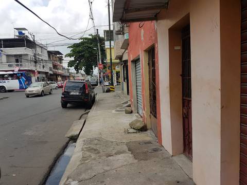 Dispararon con balas de salva a un hombre en el suburbio de Guayaquil