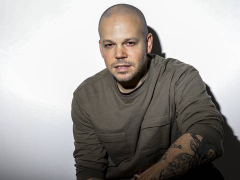 Residente presenta desde su casa una nueva versión de su canción 'Latinoamérica'