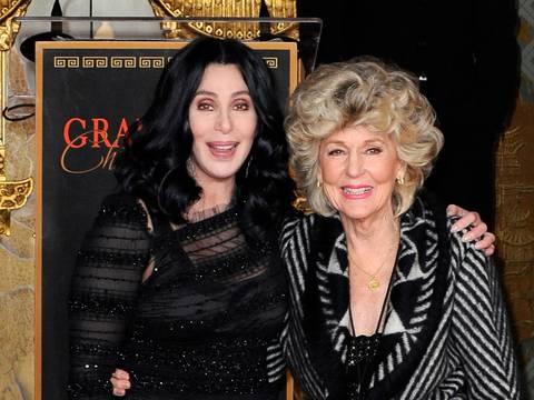 La madre de Cher, Georgia Holt, murió a los 96 años: “Mamá se ha ido”, compartió la cantante