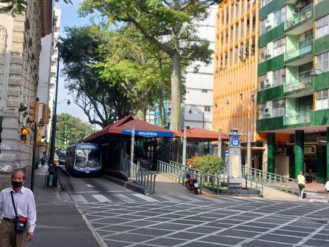 Cuáles son las 19 áreas de gestión administrativa municipales que Aquiles Alvarez propone para Guayaquil