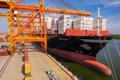 Contecon proyecta cerrar el 2023 con más de 900.000 TEUS movilizados en Puerto de Guayaquil, 5 % más que en el 2022