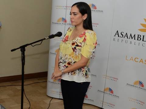 Viviana Bonilla anuncia que se desafiliará de Alianza PAIS
