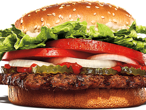 Burger King enfrenta demanda colectiva en EE. UU. por supuestamente exagerar el tamaño de hamburguesa 