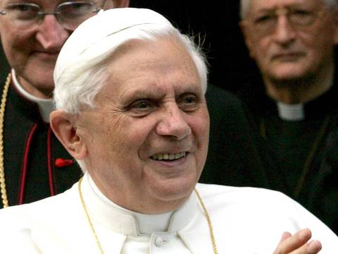 Benedicto XVI, no se apagará su luz