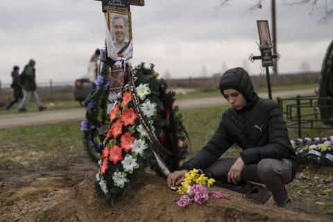 Yura Nechyporenko: El testimonio del adolescente ucraniano de 15 años que vio como mataban a su padre podría ser clave en los juicios a soldados rusos por crímenes de guerra