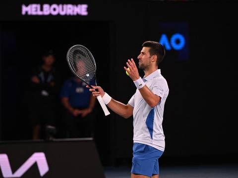 Novak Djokovic sufre para vencer a debutante croata Dino Prizmic en Abierto de Australia