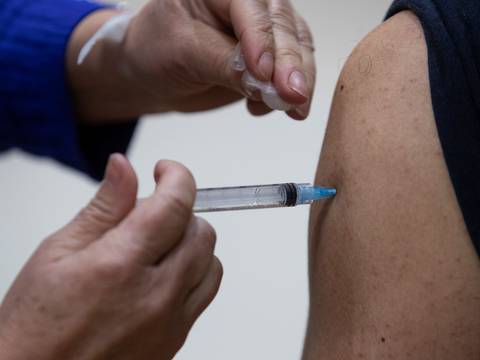 Estudio chileno dice que vacuna Coronavac de Sinovac es menos eficaz contra algunas variantes del coronavirus