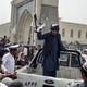 Talibanes reprimen una masiva manifestación a favor de la bandera afgana