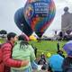 Los 21 globos se elevaron sobre la Mitad del Mundo en el segundo día de festival internacional en Quito