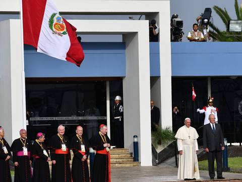 Papa Francisco llegó a Lima tras visitar Chile