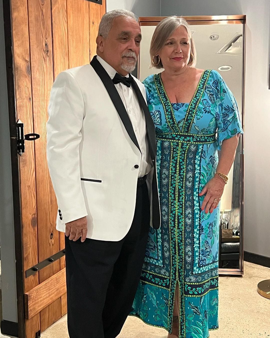 Ella es Julia Colón Craig, la esposa de Willie Colón: una mujer irlandesa y la madre de sus 4 hijos, que le salvó la vida en un accidente automovilístico en 2021 |