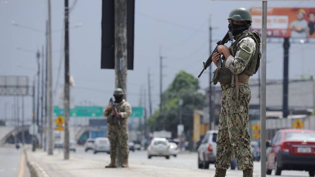 ¿Cómo mantener la reducción de muertes violentas en Ecuador con los resultados favorables de la consulta popular en materia de seguridad?  