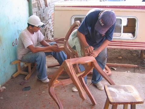 Espol ofrece apoyo a los artesanos de Atahualpa