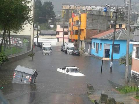 Tres anomalías provocan las lluvias en el Ecuador