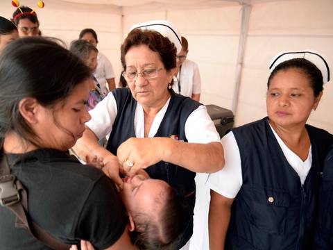 Más de 700 niños vacunados en el inicio de campaña contra la poliomielitis