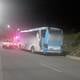 Maniatadas hallaron a tres de seis víctimas por choque entre camioneta y bus, en Ambato