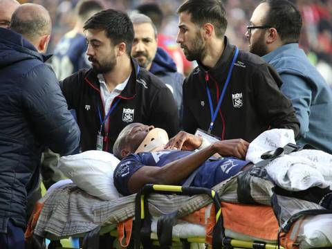 Enner Valencia quedó inconsciente por choque con arquero rival en el duelo Sivasspor vs. Fenerbahçe