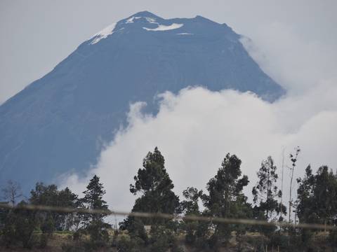 Volcán Tungurahua continúa en alerta blanca