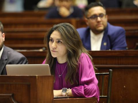 Exsecretaria de la Comisión de Régimen Económico de la Asamblea es llamada a rendir versión dentro de investigación previa por tráfico de influencias