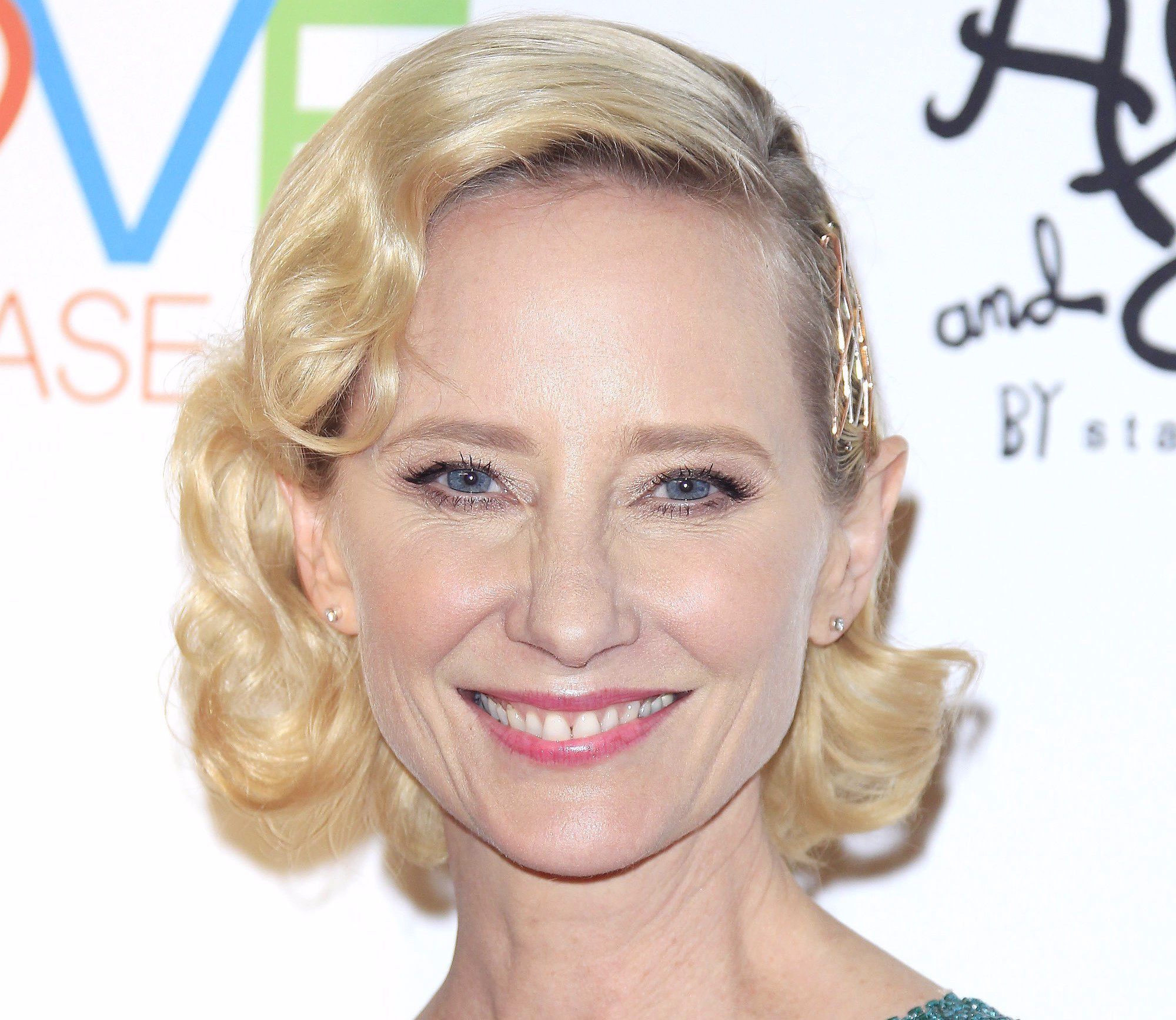 La actriz Anne Heche muere una semana después de sufrir un accidente de tránsito