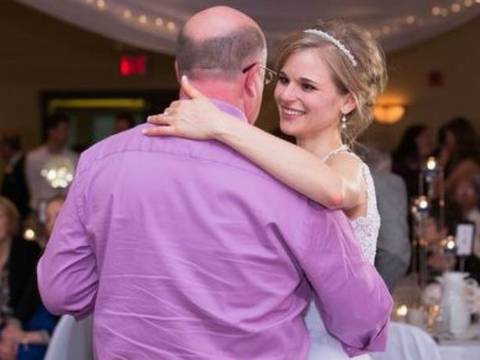 En su boda, la novia bailó con el donante que le salvó la vida