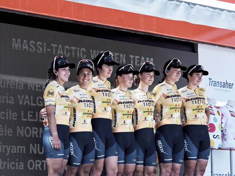 Miryam Núñez en lote secundario de la segunda jornada de la Vuelta a España; Marianne Vos es la nueva líder