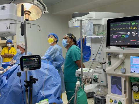 480 cirugías se harán con el robot Da Vinci en el hospital Teodoro Maldonado Carbo