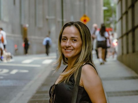 Eliana Ortega, la ecuatoriana que logró el sueño americano ‘cazando’ piojos