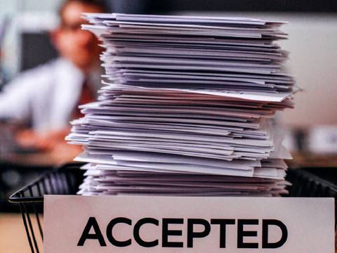 USCIS aumenta a cinco años el período de validez de los documentos de autorización de empleo en Estados Unidos para estas categorías