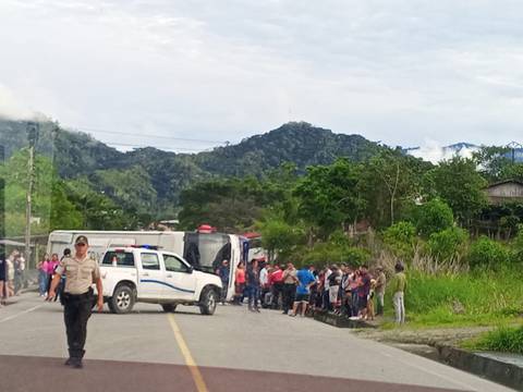 Siete heridos por volcamiento de bus en Yantzaza, en la provincia de Zamora Chinchipe
