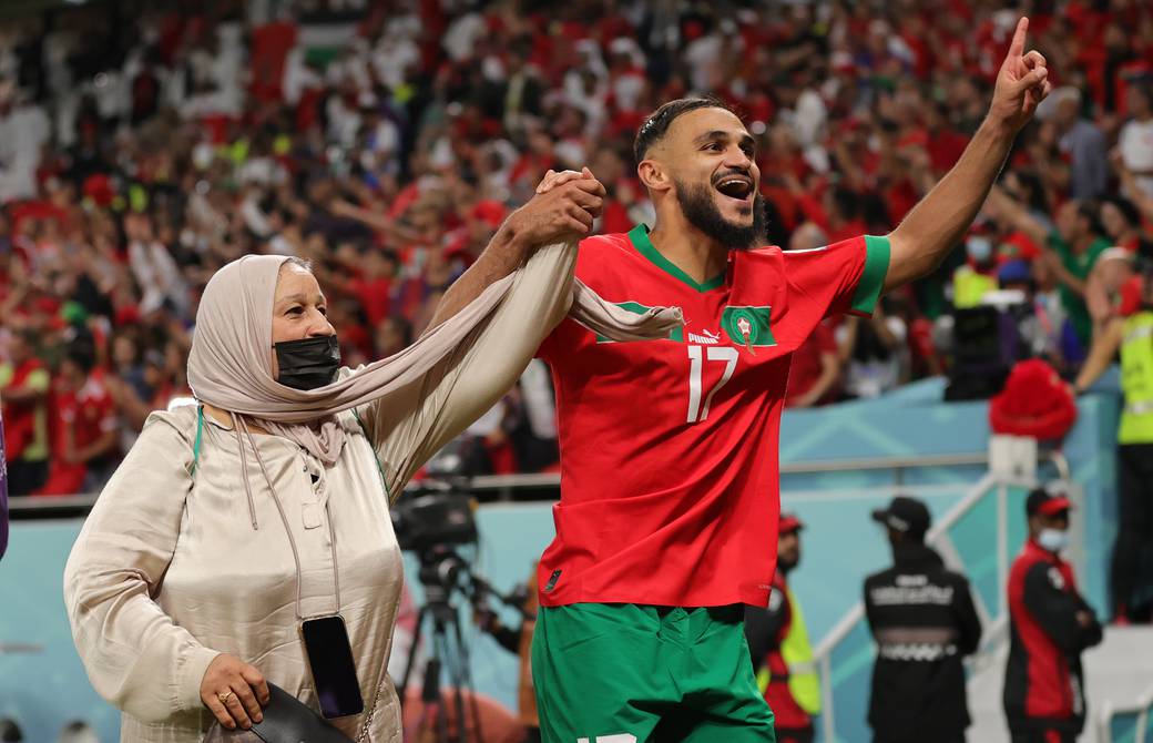 A inspiração de Marrocos?  Suas mães: veja como os jogadores marroquinos comemoraram em família as vitórias na Copa do Mundo do Catar 2022 |  Pessoas |  Entretenimento