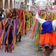 El centro histórico de Cuenca se llenó de colorido y espuma en el primer día de carnaval 
