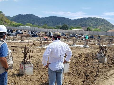 Reinician trabajos de construcción en cuatro hospitales de Manabí y Guayas