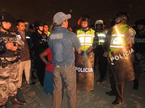 Unos 15 policías heridos durante protesta en ingenio Ecudos