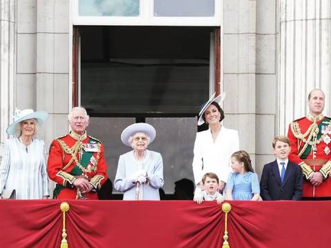 La bisnieta favorita de Isabel, Carlota, recibirá un nombramiento real. El rey Carlos III estudia rendir tributo a su madre dándole el título de duquesa de Edimburgo