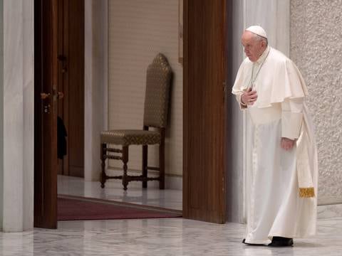 El papa Francisco pide a implicados en la crisis de Ucrania abstenerse de acciones