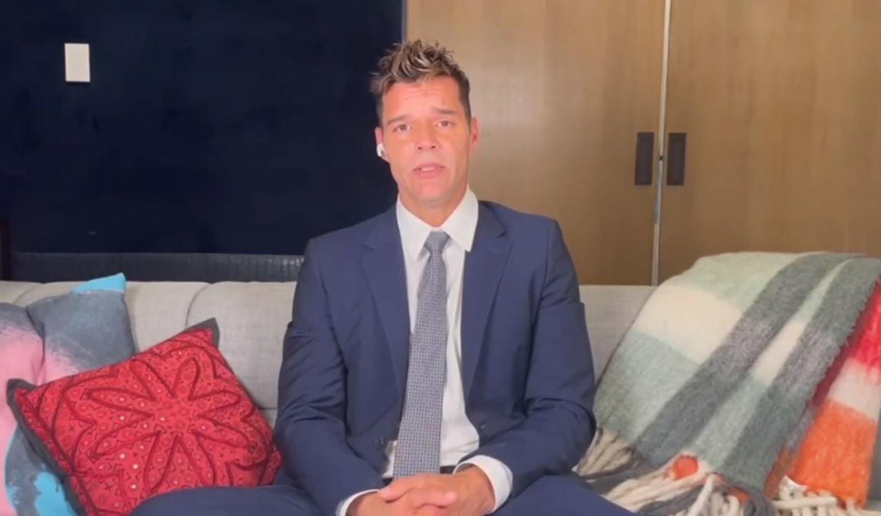 “Fui víctima de la mentira”, confiesa Ricky Martin, tras salir libre de la demanda de su sobrino