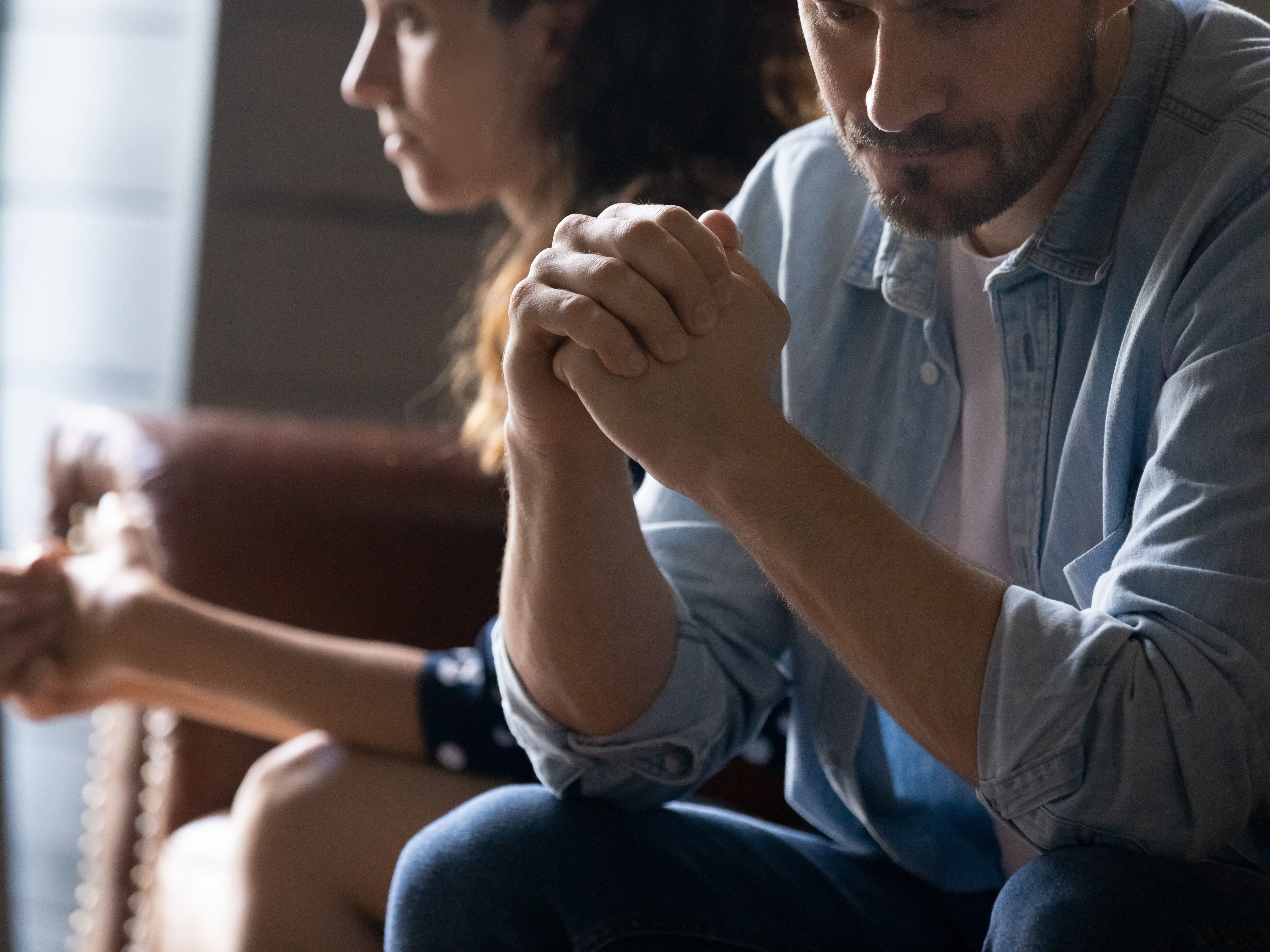 ¿Sigue con su pareja pero ya no se siente nada?; entérese si está viviendo un duelo durante su relación | El Especialista | La Revista | El Universo ¿Sigue con su pareja pero ya no se siente nada?; entérese si está viviendo un duelo durante su relación | El Especialista | La Revista | El Universo
