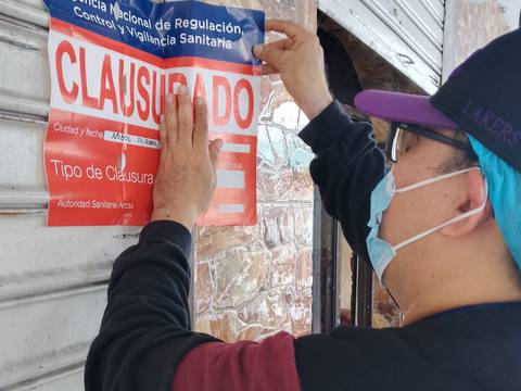 Dos restaurantes clausurados en Nobol por presencia de plagas