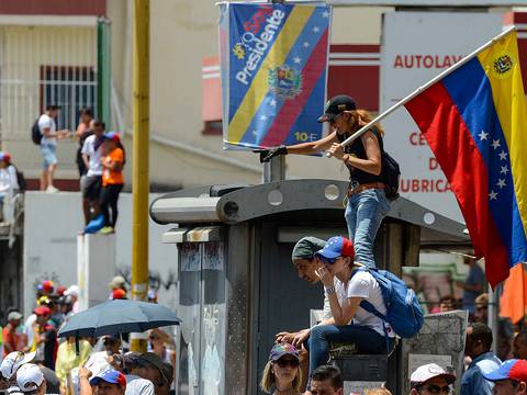 Dos visiones sobre posibles salidas a la crisis venezolana