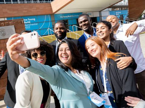 24 jóvenes líderes ecuatorianos podrán participar en la Cumbre Mundial en Belfast organizada por One Young World