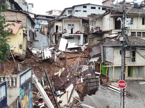 Miduvi anunció que ejecutará un plan de viviendas para damnificados del socavón en Zaruma