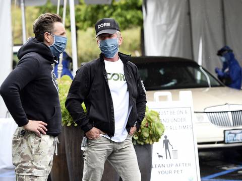 Sean Penn ayuda con pruebas gratis de  COVID-19, en EE. UU.   