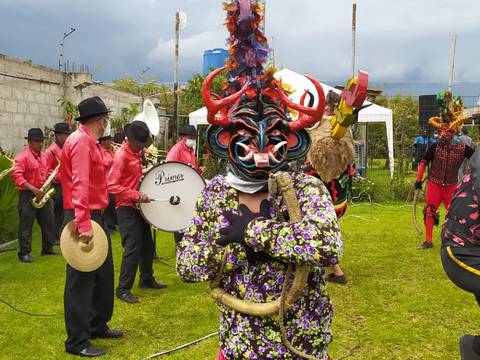 Diablada Pillareña culminó en la quinta Los Geranios con una celebración inusual 