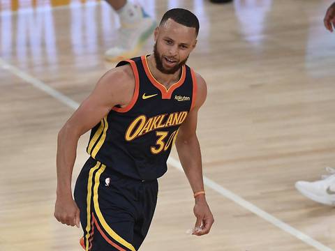 Stephen Curry con cinco triples que anota ante los Indiana Pacers queda cerca de romper marca en la NBA