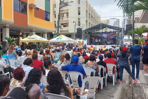 El Festival de la calle Córdova cumplió con su encanto de tradicional fiesta callejera en su séptima edición