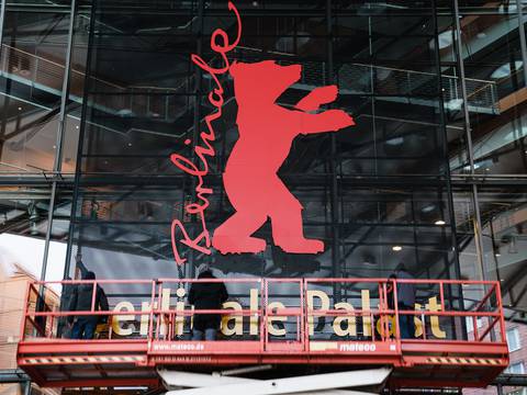 Desde este jueves el Festival de cine de Berlín vuelve a abrirse al público, con precauciones