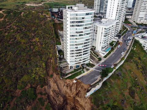 Habitantes varias ciudades de Chile soportan su invierno más lluvioso en 14 años